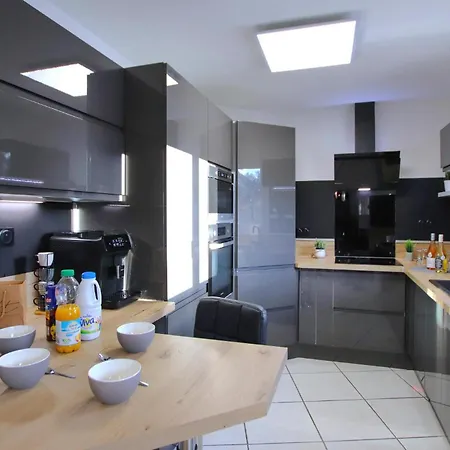 Holiday home Nice In With Kitchen Espeluche